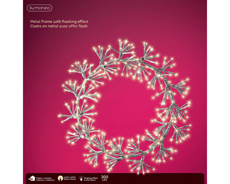 Flashing Effect Lighted Wreath - 22 Inches