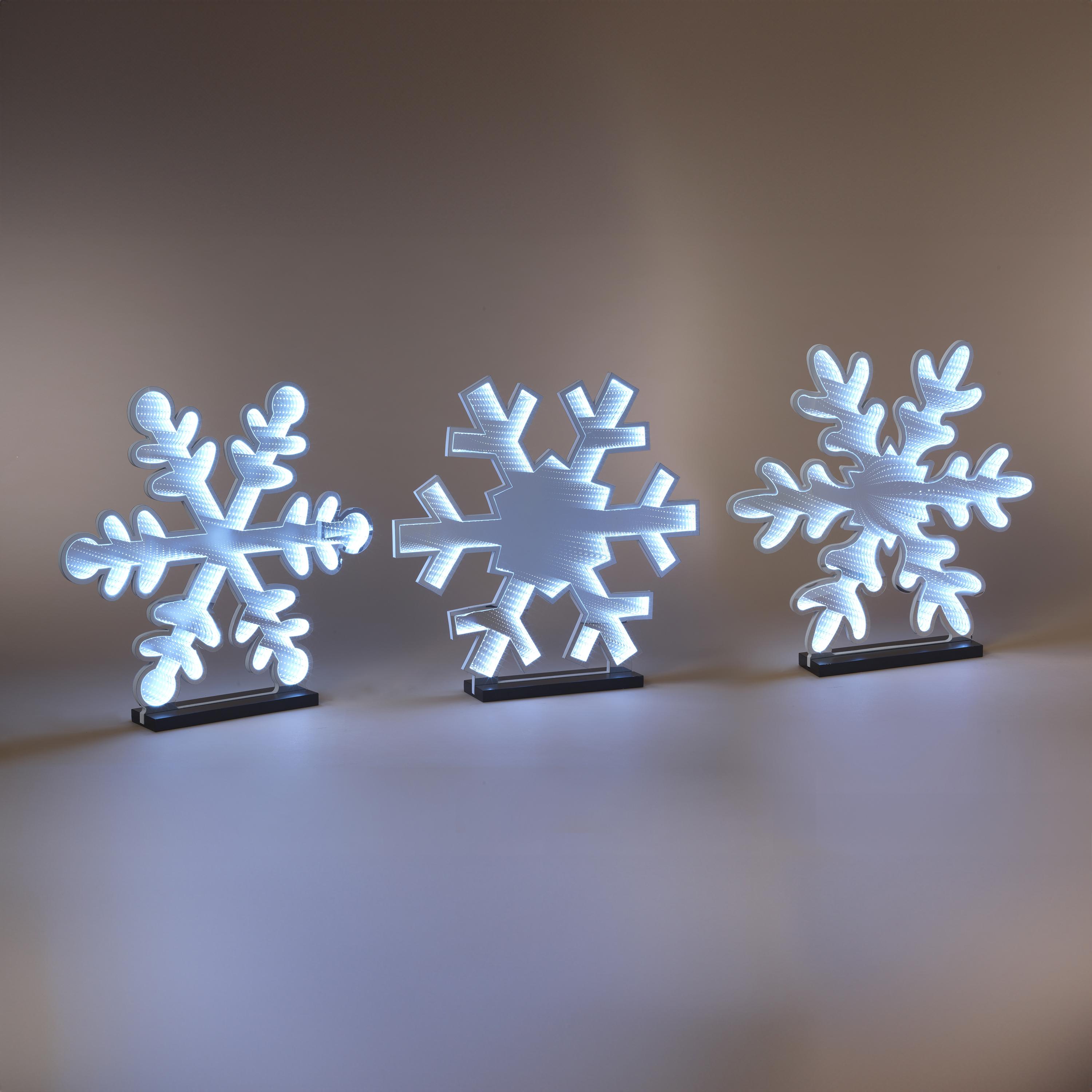 Smart Snowflake Led Infinity Lighted Holiday Snowflake 30 inch LED Display – The Country ...