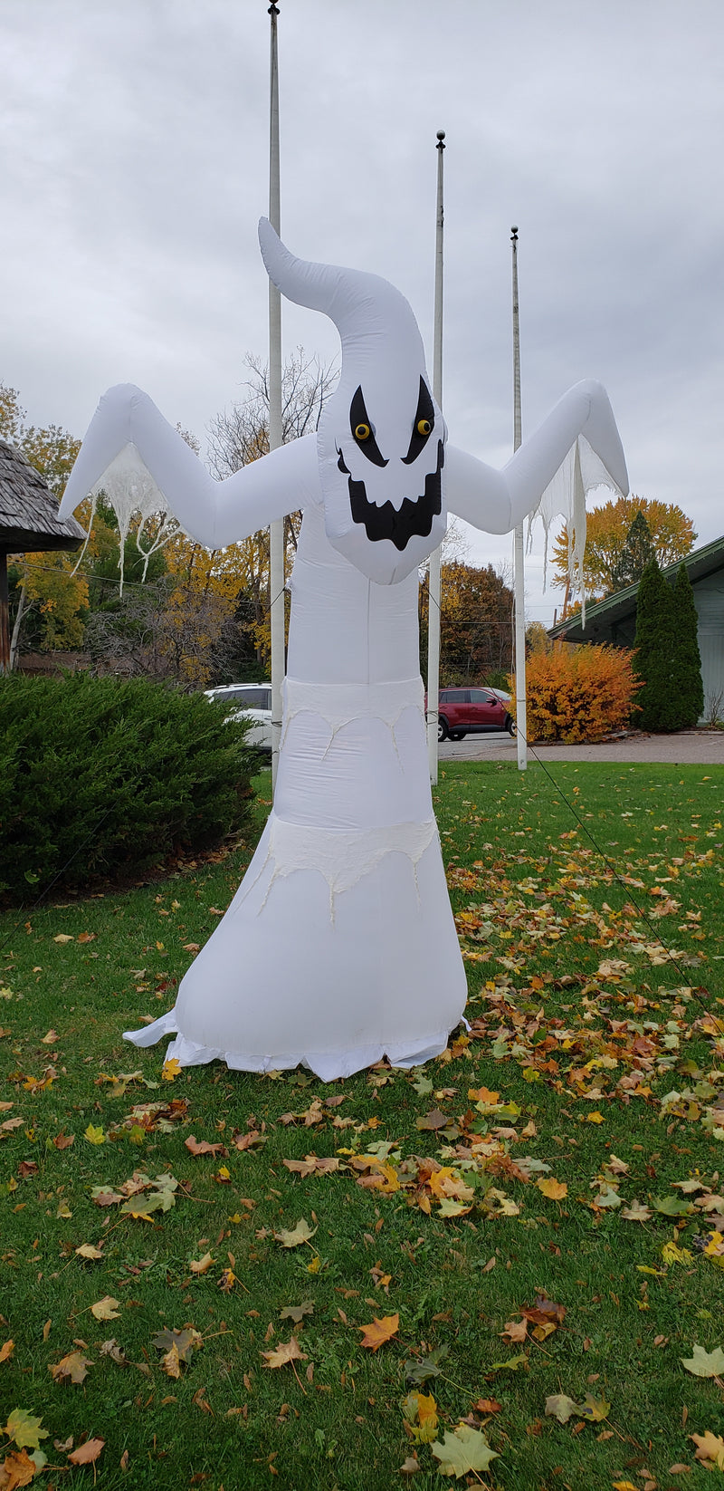 10 Foot LED Light-up Self-Inflating Ghost - The Country Christmas Loft