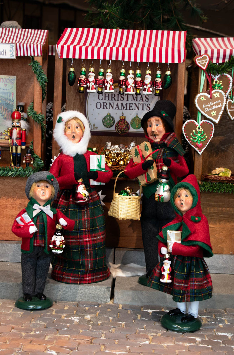 Byers' Choice Ornament Family 2024 -